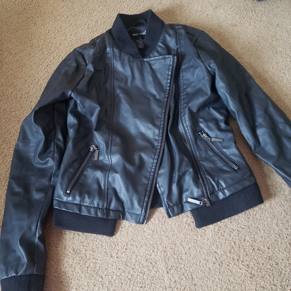 Wet seal jacket